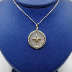 Mother of Pearl and Diamond (0.27 ctw) Pendant Set in 14kt Yellow Gold on 14kt Yellow Gold Chain