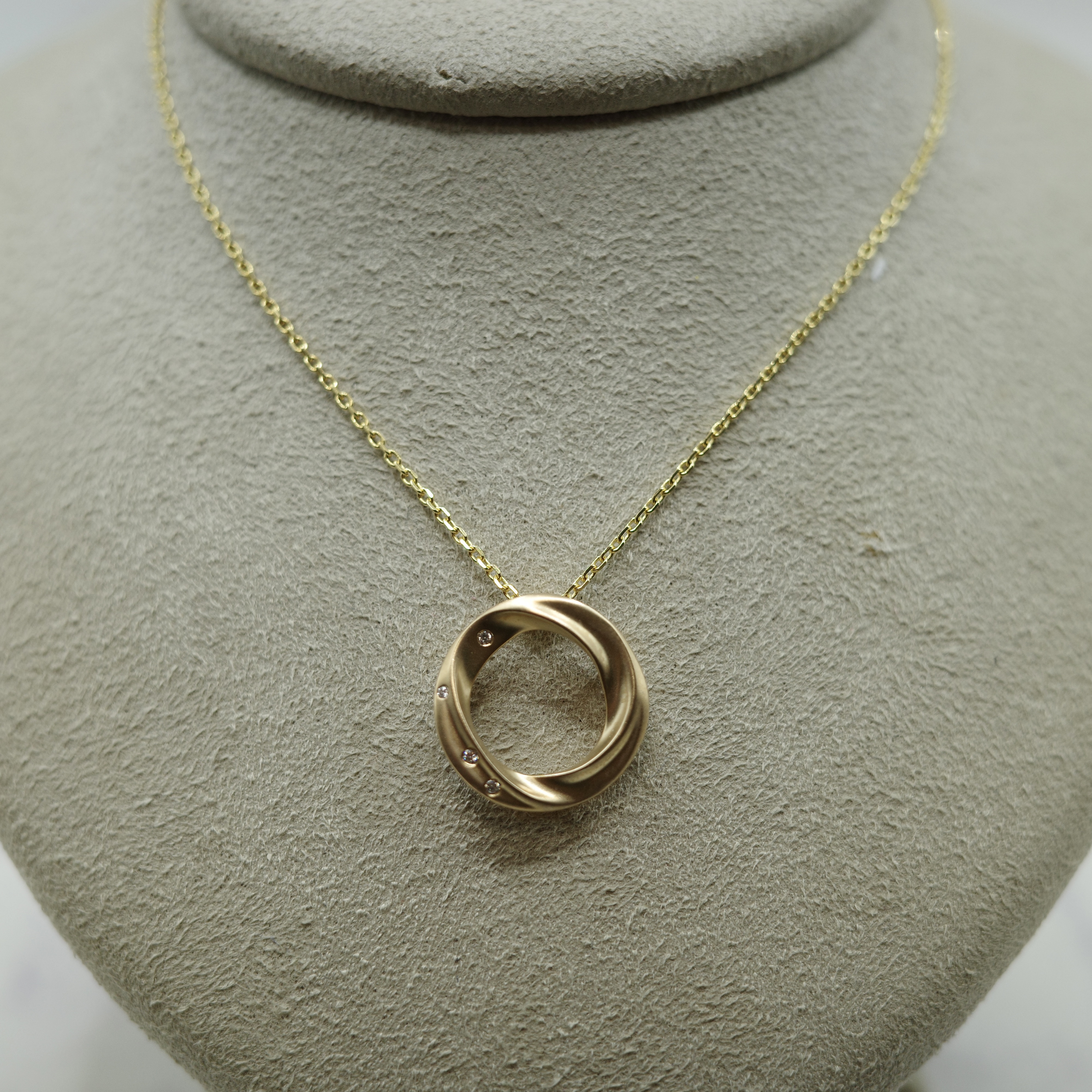 14kt Yellow Gold and Diamond (0.03 ctw) Pendant on 14kt Yellow Gold Chain