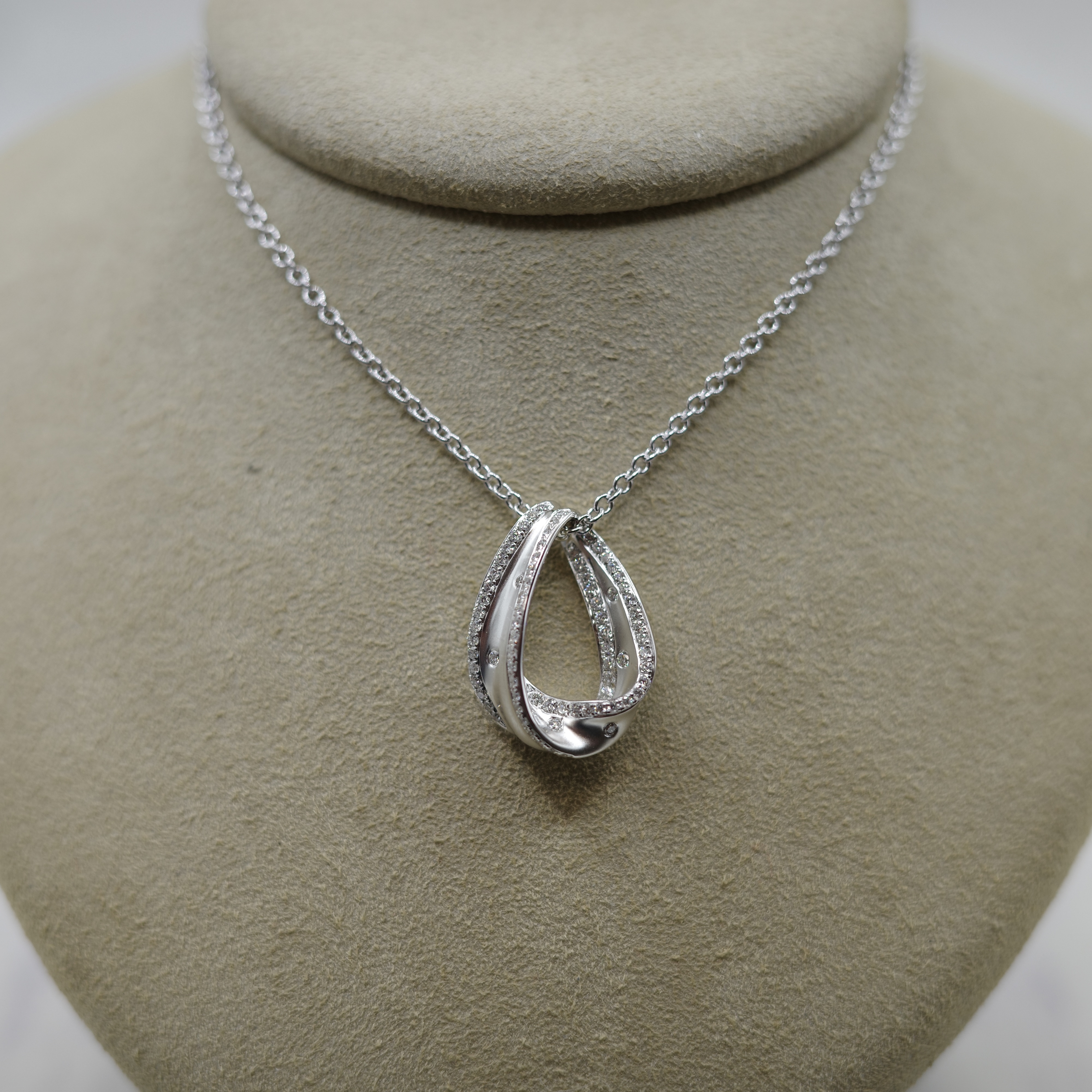 14kt White Gold Pendant with Diamonds (0.33 ctw) on 14kt White Gold Chain