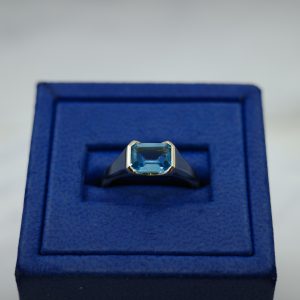Blue Topaz (1.81 ctw) Ring Set in 14kt Yellow Gold