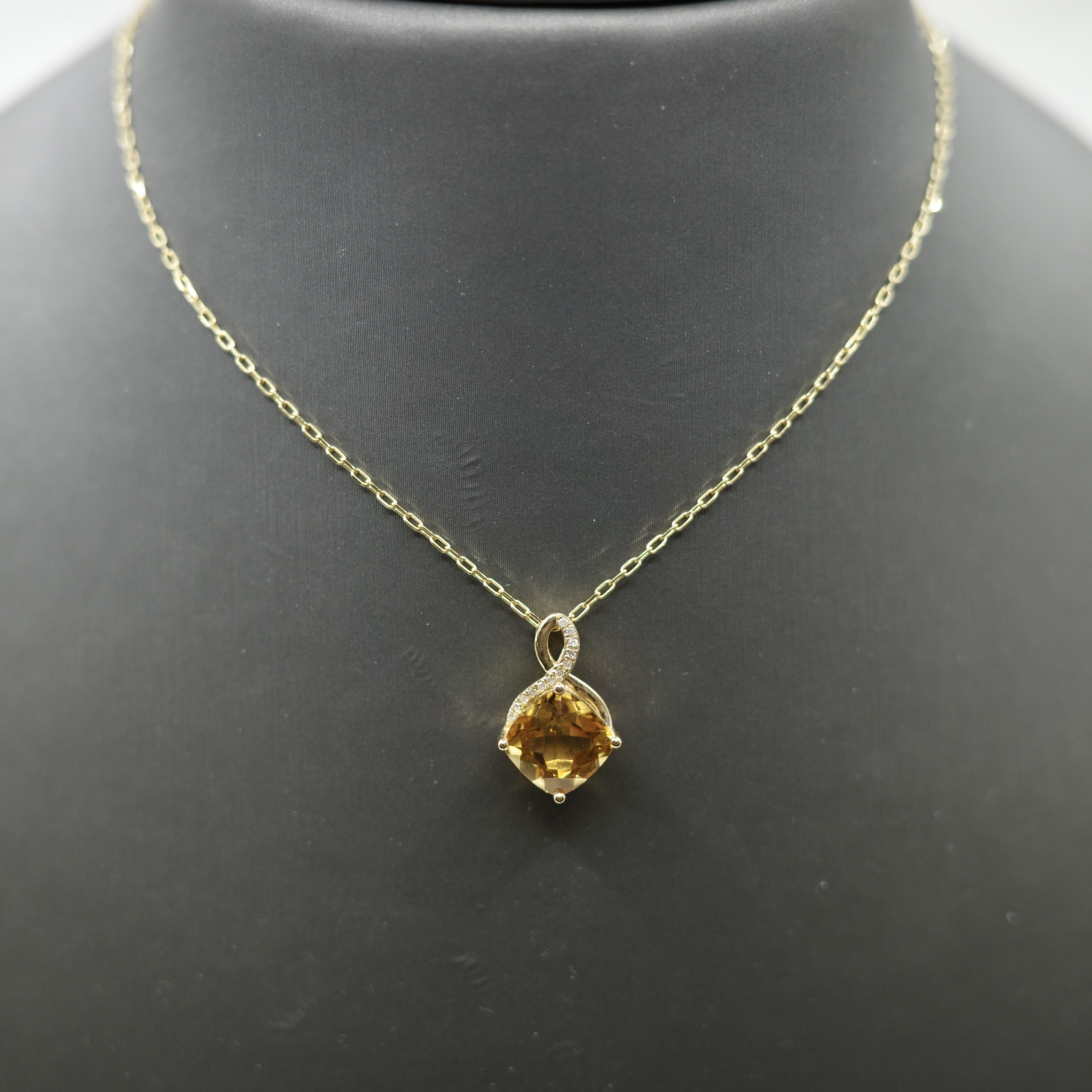 Citrine (2.12 ct) and Diamond Pendant Set in 14kt Yellow Gold