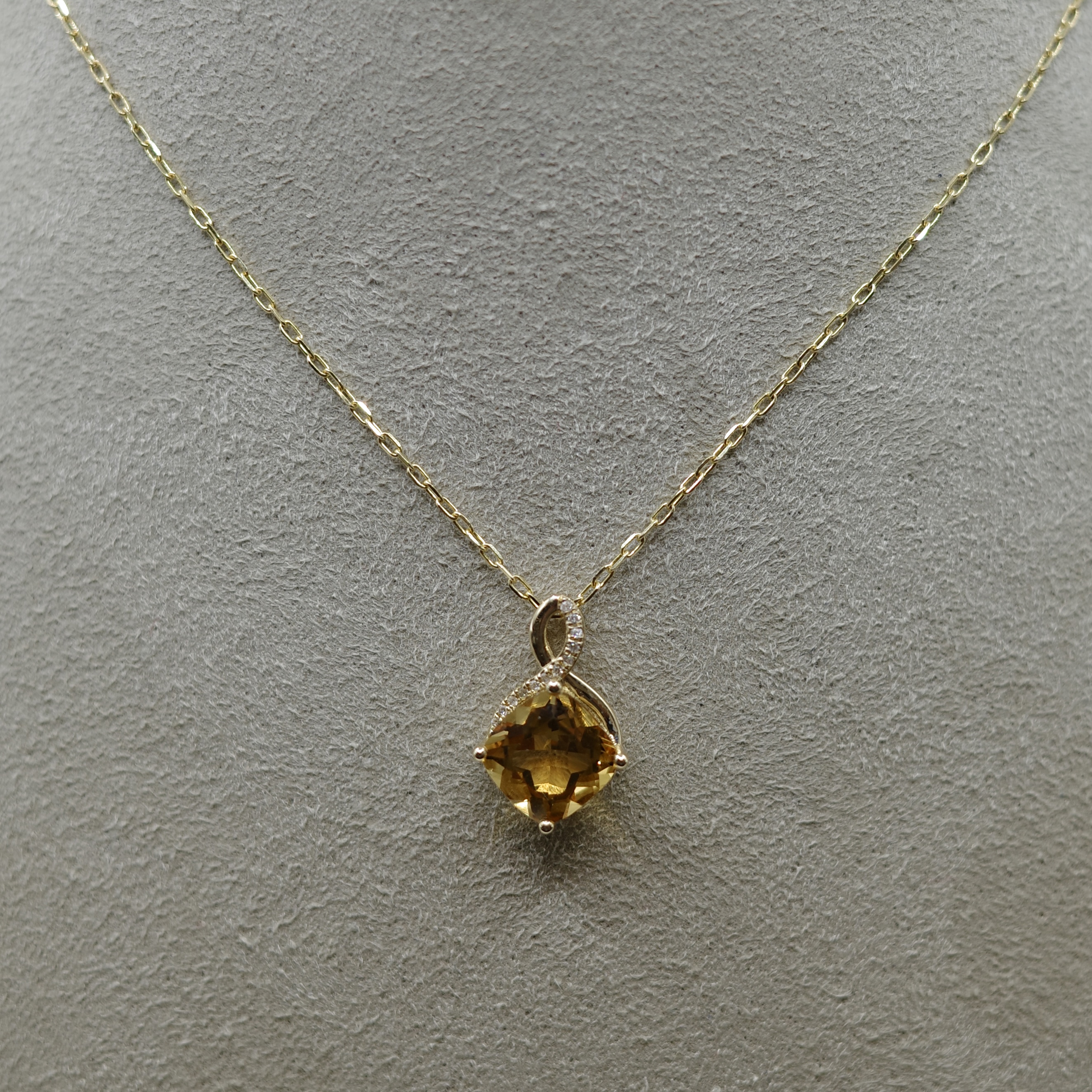 Citrine (2.12 ct) and Diamond Pendant Set in 14kt Yellow Gold