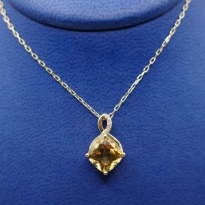 Citrine (2.12 ct) and Diamond Pendant Set in 14kt Yellow Gold