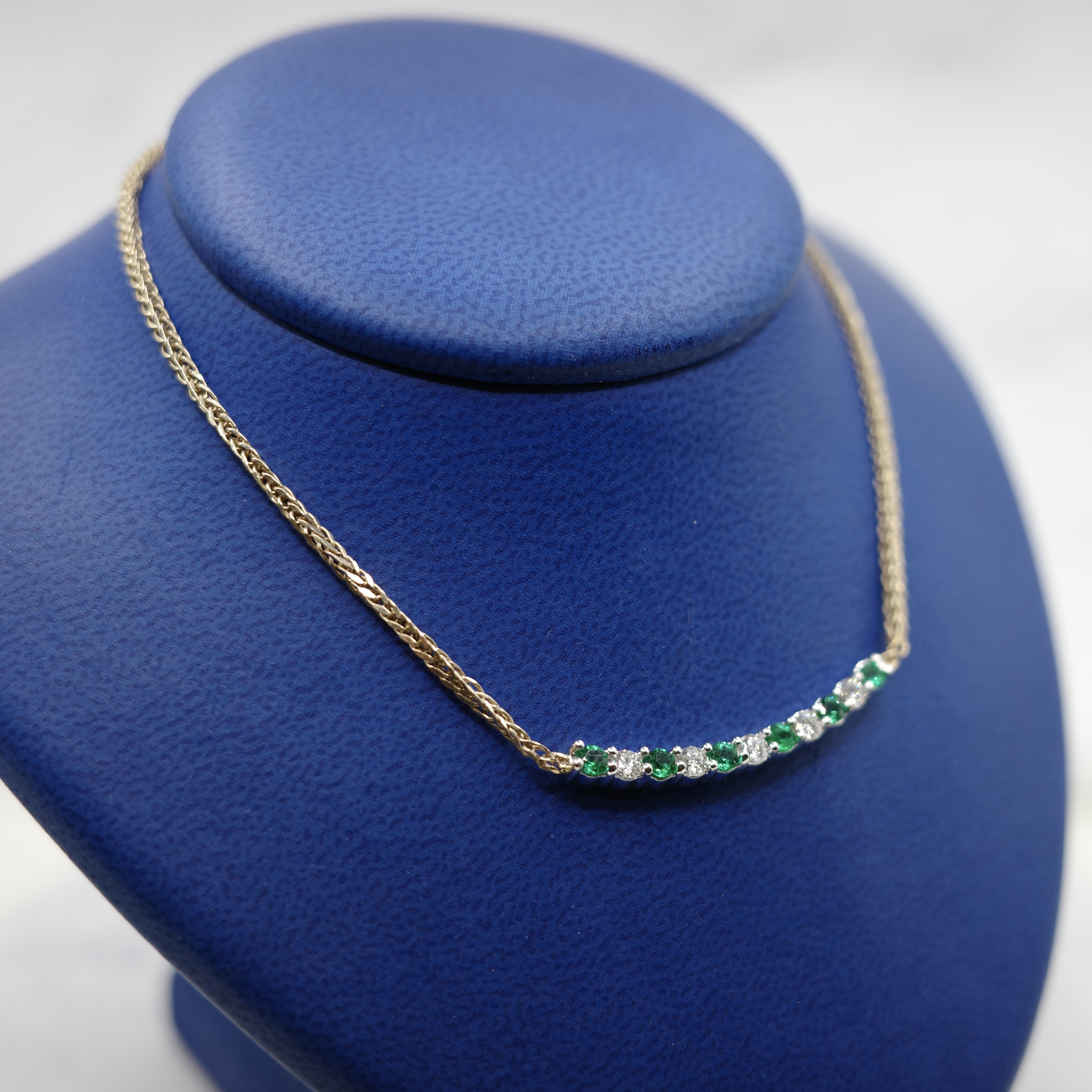 Diamond (0.34 ctw) and Emerald (0.38 ct) Necklace in 14kt Yellow Gold