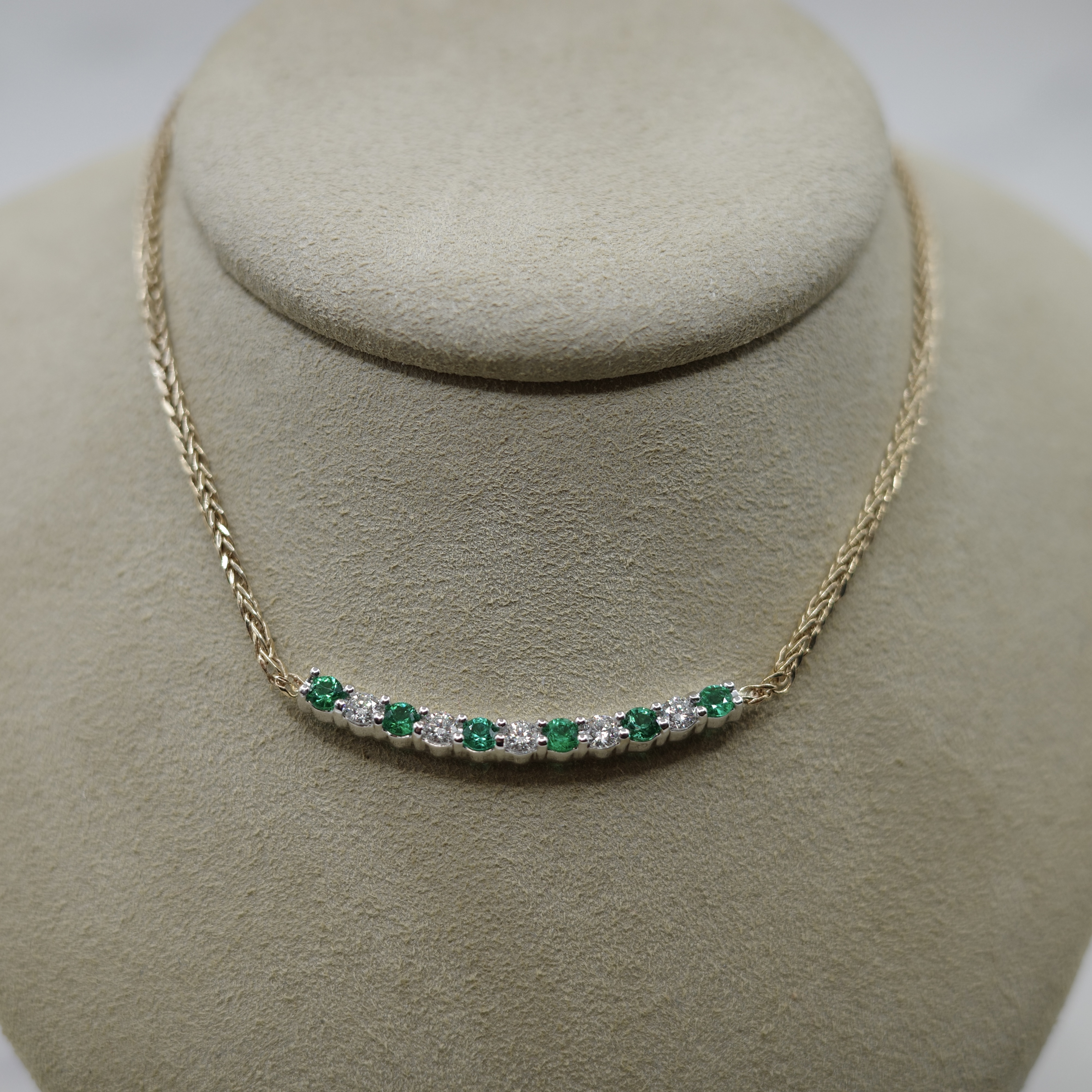Diamond (0.34 ctw) and Emerald (0.38 ct) Necklace in 14kt Yellow Gold