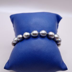Tahitian Pearl (9-10mm) Bracelet Set in 14kt White Gold with Magnetic Clasp