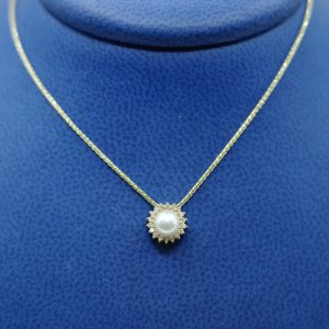 Pearl (4.5-5.0mm) Pendant Set in 14kt Yellow Gold with Diamonds (0.09 ctw) on 14kt Yellow Gold Chain